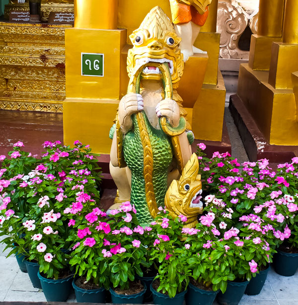 SCHWEDAGON PAGODA