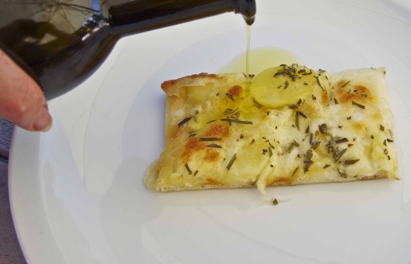PIZZA MED POTET OG ROSMARIN
